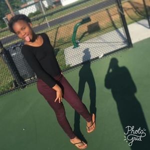 Meet your Posher, Enila